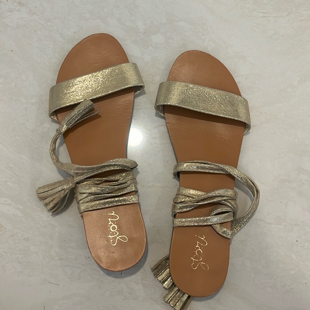 Wrap Up Gold Sandal
